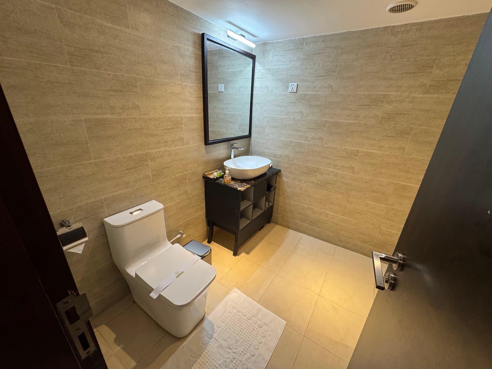 Double Deluxe Bathroom